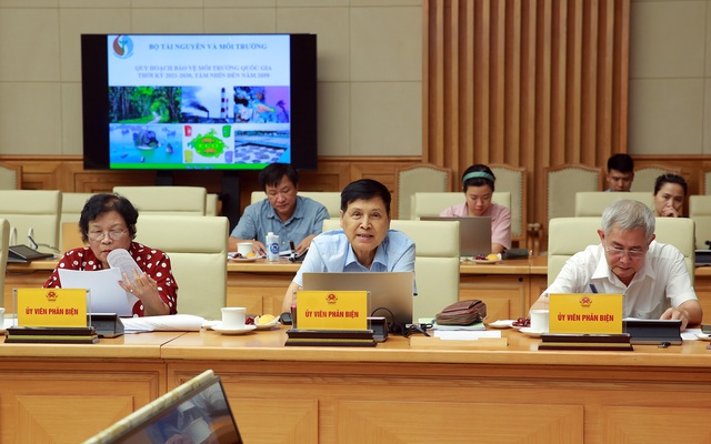 GS.TS Trương Quang Học (Trung tâm Nghiên cứu Tài nguyên và Môi trường, Đại học Quốc gia Hà Nội) đề nghị làm rõ cơ chế, chính sách thúc đẩy phát triển các khu xử lý chất thải tập trung cấp quốc gia, cấp vùng - Ảnh: VGP/Minh Khôi GS.TS Trương Quang Học (Trung tâm Nghiên cứu Tài nguyên và Môi trường, Đại học Quốc gia Hà Nội) đề nghị làm rõ cơ chế, chính sách thúc đẩy phát triển các khu xử lý chất thải tập trung cấp quốc gia, cấp vùng - Ảnh: VGP/Minh Khôi