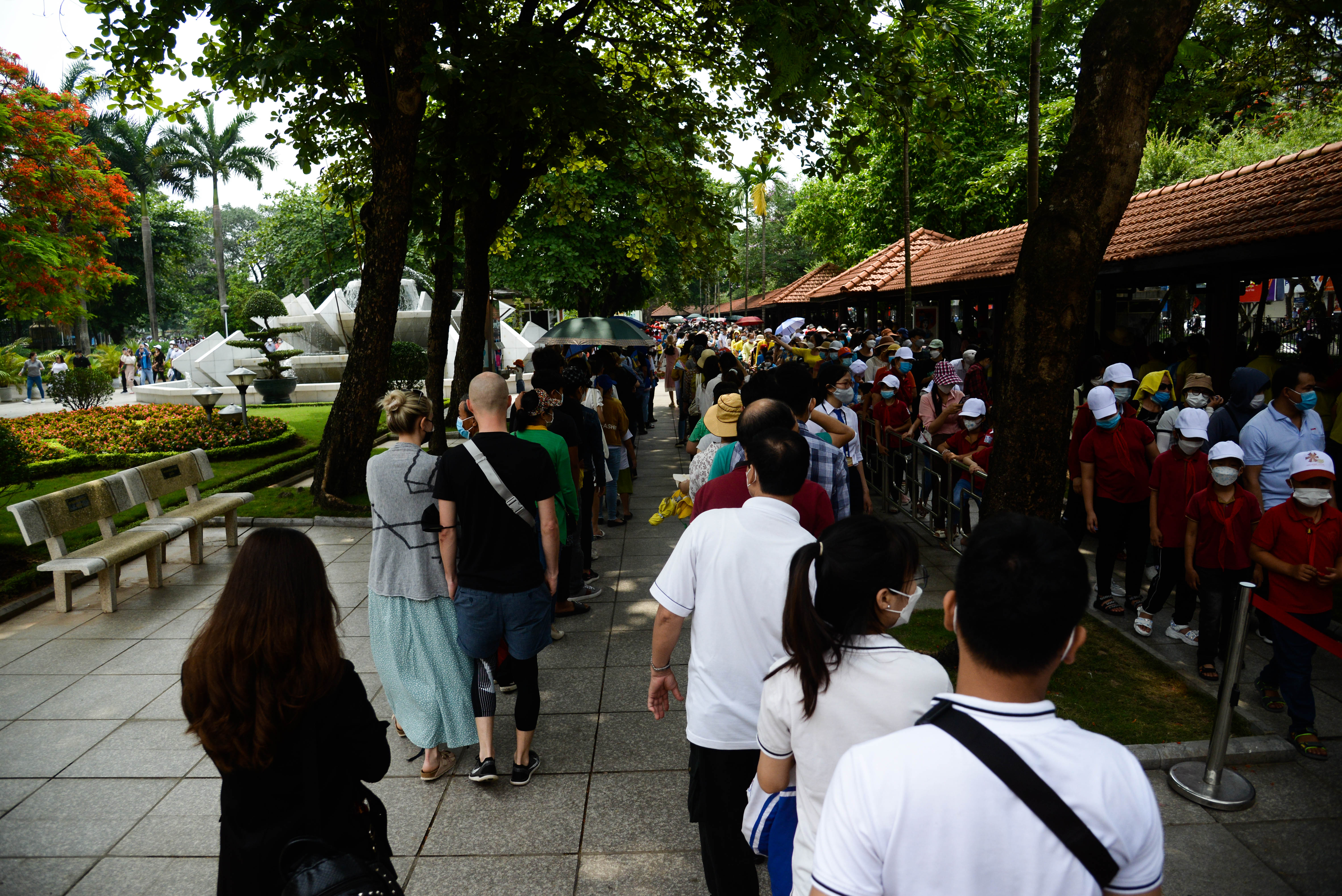 ky-niem-132-nam-ng224y-sinh-nhat-b225c-d242ng-nguoi-tu-khap-noi-do-ve-lang-b225c_5.jpg ky-niem-132-nam-ng224y-sinh-nhat-b225c-d242ng-nguoi-tu-khap-noi-do-ve-lang-b225c_5.jpg