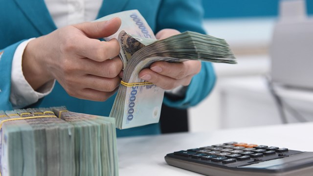 Lãi suất tiếp tục tăng nóng