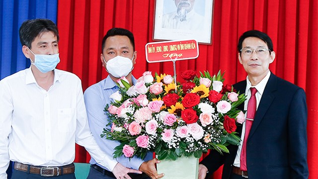 Lãnh đạo tỉnh Khánh Hòa dự lễ ra quân ngư dân đầu năm mới
