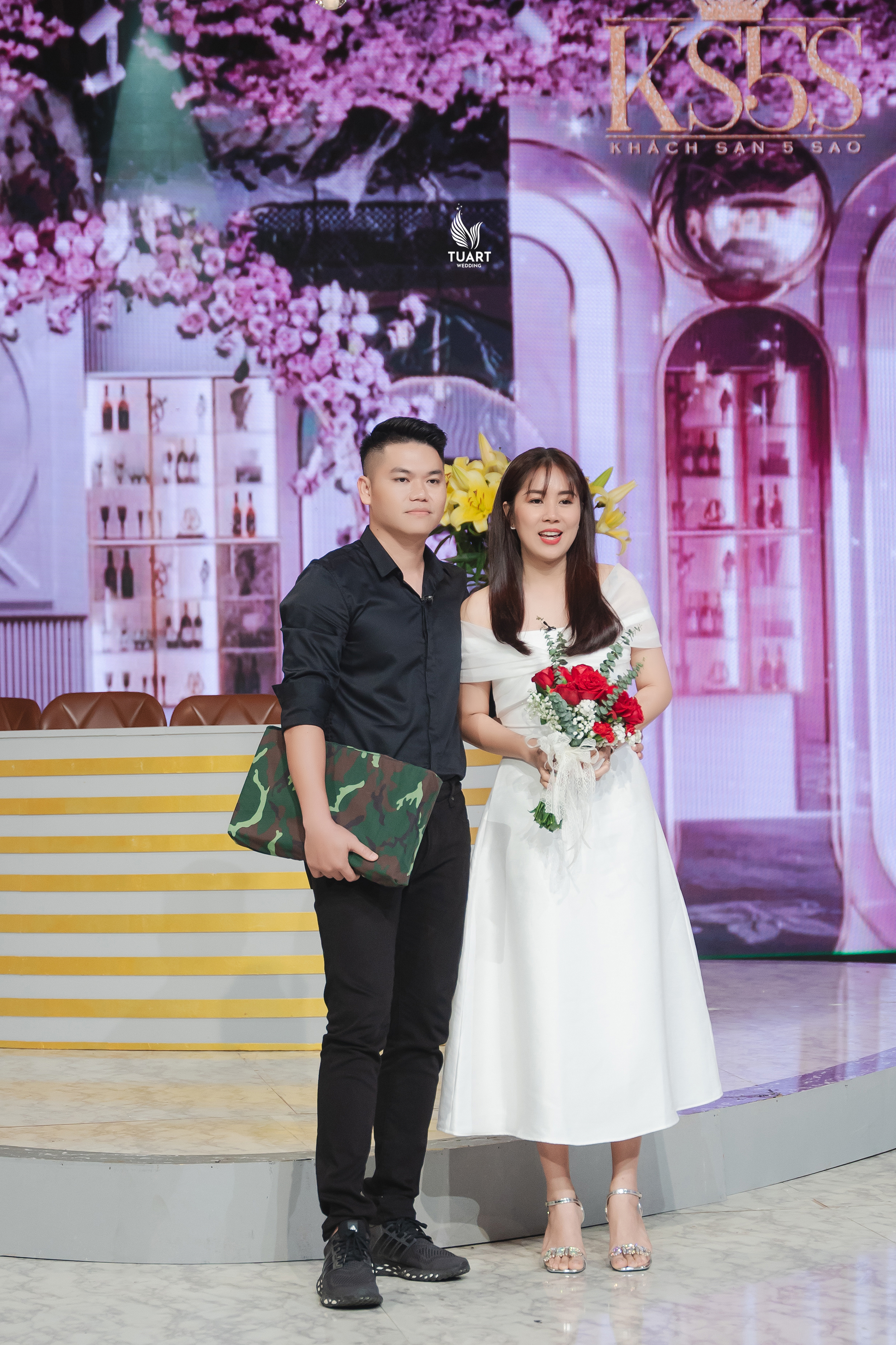 l234-phuong-v224-trung-ki234n-h225t-39bien-t236nh39-trong-39kh225ch-san-5-sao39_4.jpg l234-phuong-v224-trung-ki234n-h225t-39bien-t236nh39-trong-39kh225ch-san-5-sao39_4.jpg