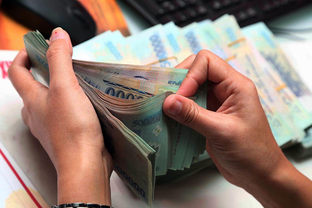 Lãi hàng trăm tỉ nhờ lướt sóng cổ phiếu quỹ