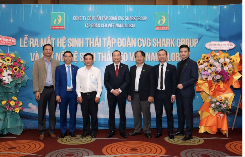 Đại diện các cơ quan ban ngành tại tỉnh Đắk Lắk, cùng các doanh nghiệp tại buổi lễ
