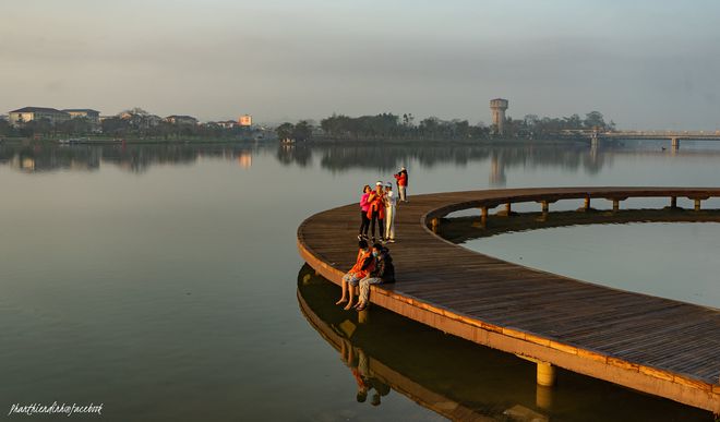 Lãng đãng Bến Me, điểm check-in mới của nhiều người - ảnh 4