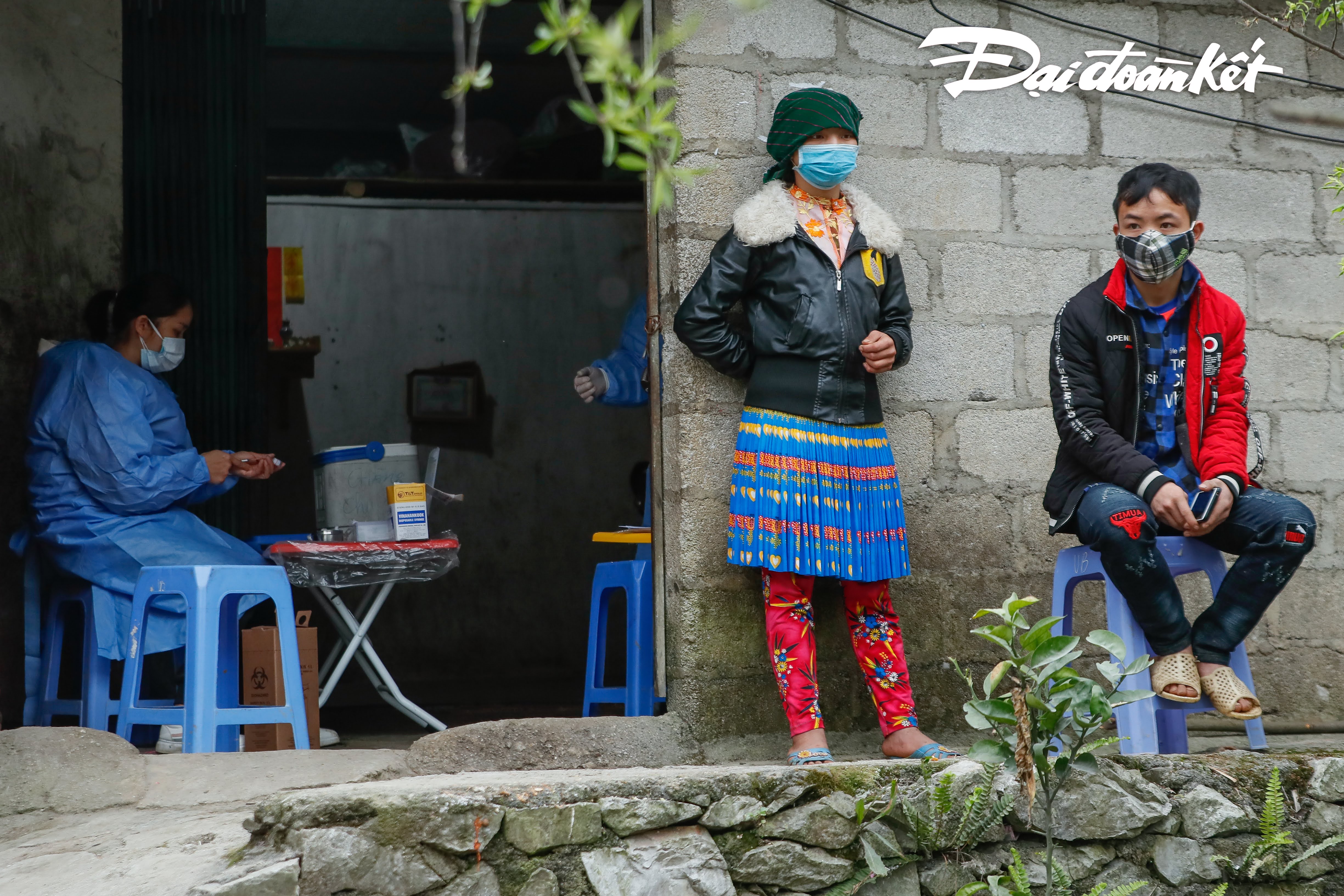 lap-chot-ti234m-vaccine-ph242ng-covid-19-tr234n-duong-cho-phi234n-o-x227-gi224ng-chu-ph236n_11.jpg