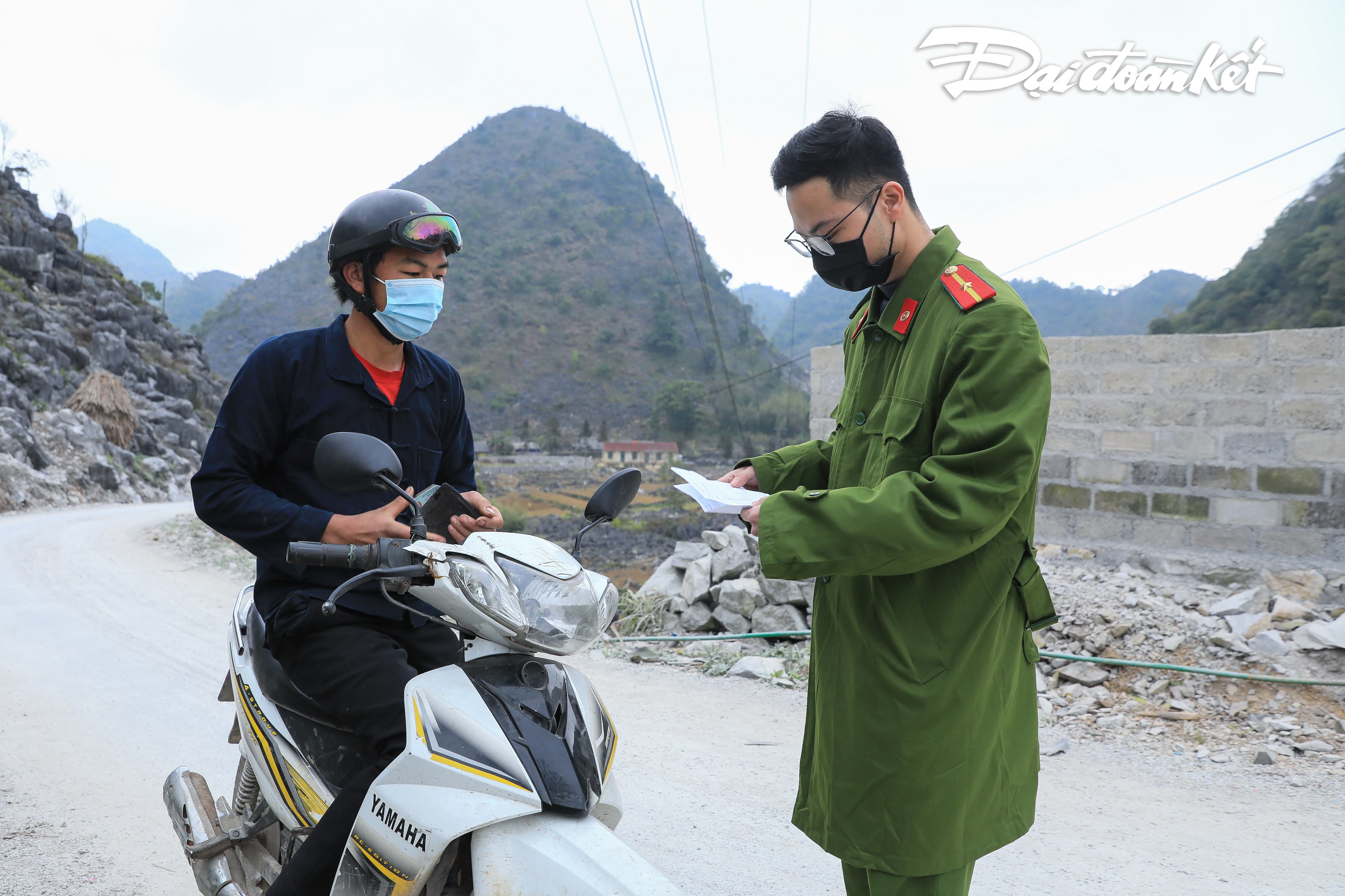 lap-chot-ti234m-vaccine-ph242ng-covid-19-tr234n-duong-cho-phi234n-o-x227-gi224ng-chu-ph236n_3.jpg