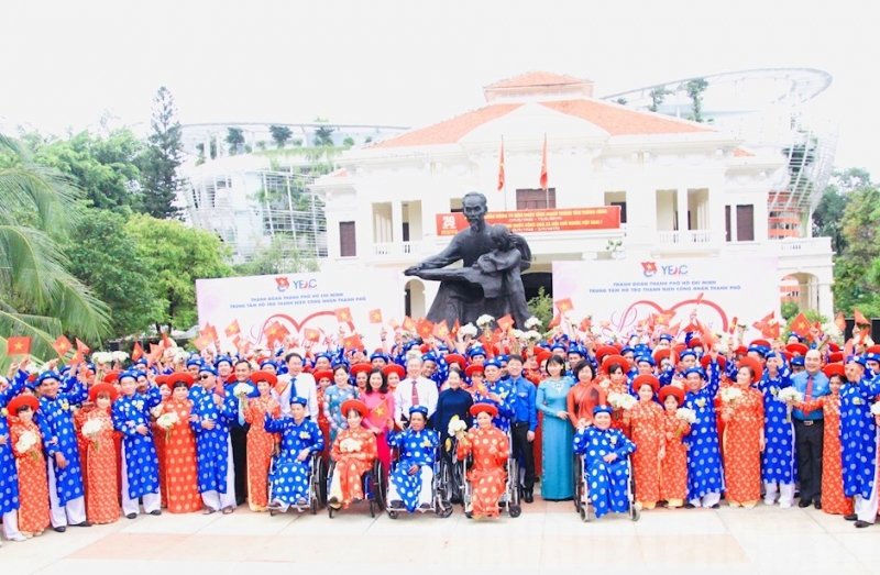 Chương trình Lễ cưới tập thể đã giúp 922 đôi công nhân khó khăn có một lễ cưới ý nghĩa, ấm cúng.