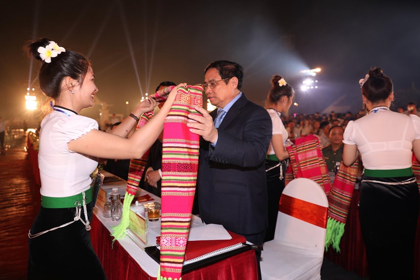 le-d243n-nhan-bang-cua-unesco-ghi-danh-39nghe-thuat-xo232-th225i39_1.jpg