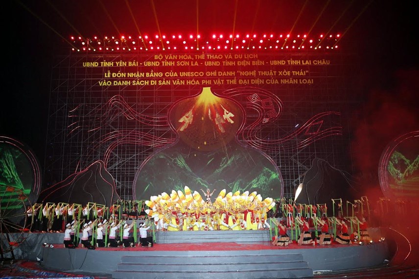 le-d243n-nhan-bang-cua-unesco-ghi-danh-39nghe-thuat-xo232-th225i39_5.jpg