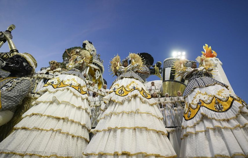 le-hoi-carnival-ruc-ro-tro-lai-brazil-sau-dai-dich_8.jpeg