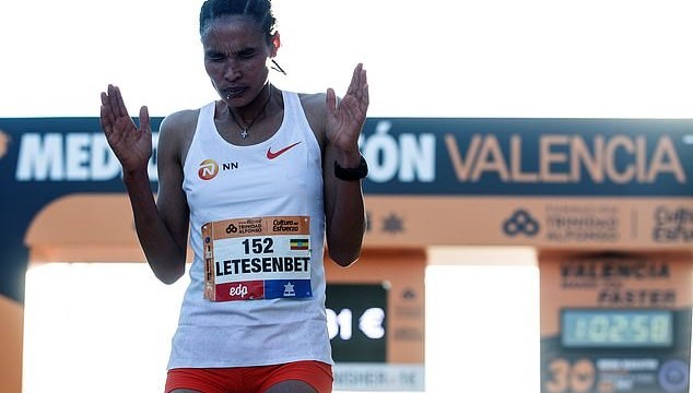 Letesenbet Gidey phá kỷ lục thế giới bán marathon nữ 
