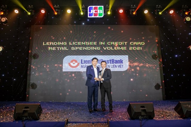 lienvietpostbank-duoc-vinh-danh-5-hang-muc-danh-gi225-cua-to-chuc-the-quoc-te_3.jpg lienvietpostbank-duoc-vinh-danh-5-hang-muc-danh-gi225-cua-to-chuc-the-quoc-te_3.jpg