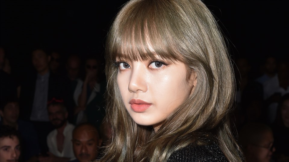 Lisa - Blackpink và cuộc đua solo tháng 9
