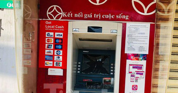 Loạt cây ATM ở Bình Dương bị kẻ gian đập phá