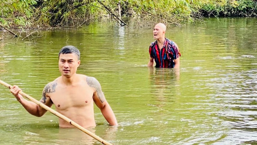 loat-vai-dien-39ngo-ng225o39-g226y-an-tuong-cua-duy-hung_7.jpg loat-vai-dien-39ngo-ng225o39-g226y-an-tuong-cua-duy-hung_7.jpg