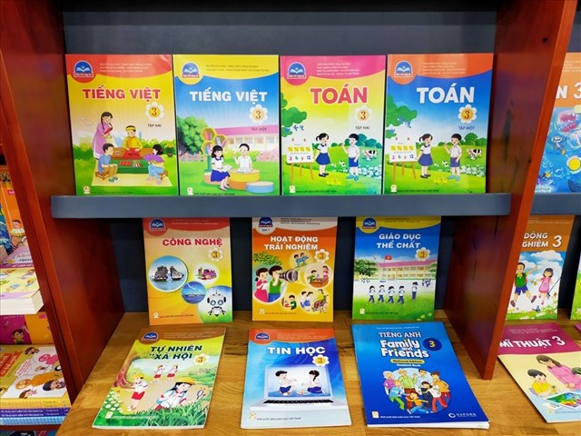 loay-hoay-giam-g225nh-nang-s225ch-gi225o-khoa_1.jpeg loay-hoay-giam-g225nh-nang-s225ch-gi225o-khoa_1.jpeg
