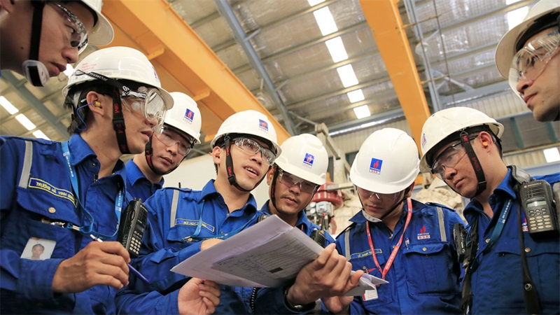 Nhân sự BSR trao đổi, thảo luận nghiệp vụ vận hành, bảo dưỡng NMLD Nhân sự BSR trao đổi, thảo luận nghiệp vụ vận hành, bảo dưỡng NMLD