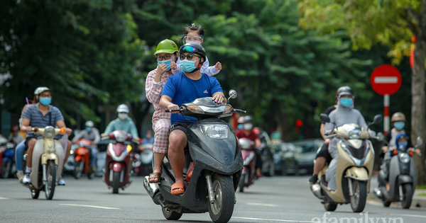 Lượn phố qua ảnh: Hà Nội vào Thu bằng cái se lạnh đầu mùa, lâu lắm rồi mới có ngày đẹp trời đến vậy