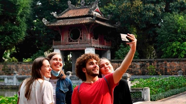 Lượng khách quốc tế đến Việt Nam tăng cao trong 8 tháng đầu năm, nhờ đâu?