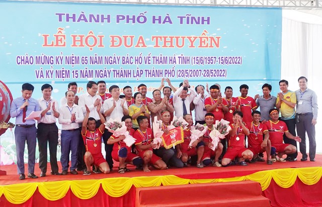 m224n-ruot-duoi-gay-can-trong-le-hoi-dua-thuyen-tai-h224-tinh_9.jpg m224n-ruot-duoi-gay-can-trong-le-hoi-dua-thuyen-tai-h224-tinh_9.jpg