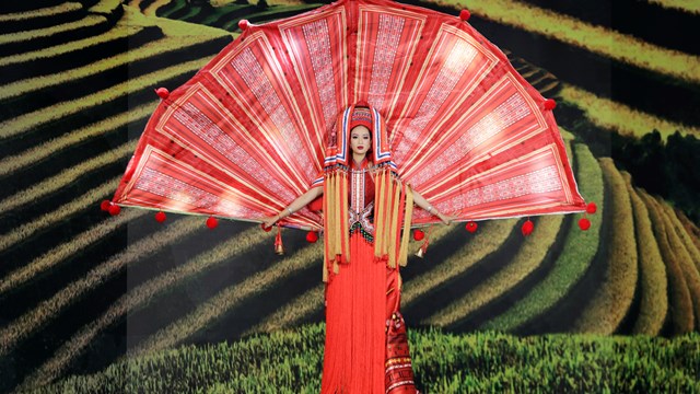 Mãn nhãn với trang phục văn hóa dân tộc tại Miss Grand Vietnam 2022 