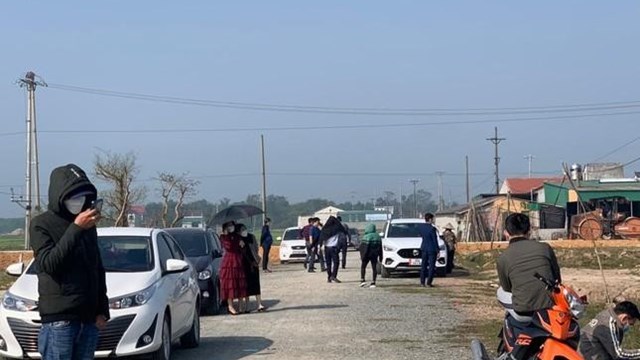 Môi giới hết 'cửa' thổi giá, làm loạn thị trường