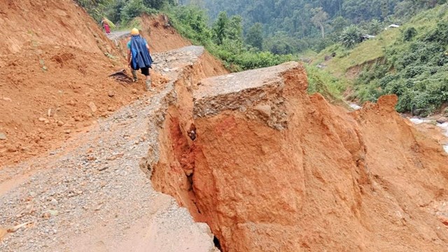 Mùa này, Nam Trà My…