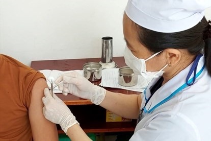 Mắc bệnh tim mạch có nên tiêm vaccine COVID-19 không và cần chú ý những gì?