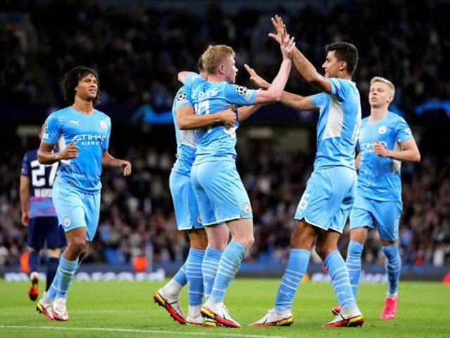 man-city-d225nh-tennis-tai-etihad-jack-grealish-t225i-hien-th224nh-t237ch-cua-rooney_4.jpg