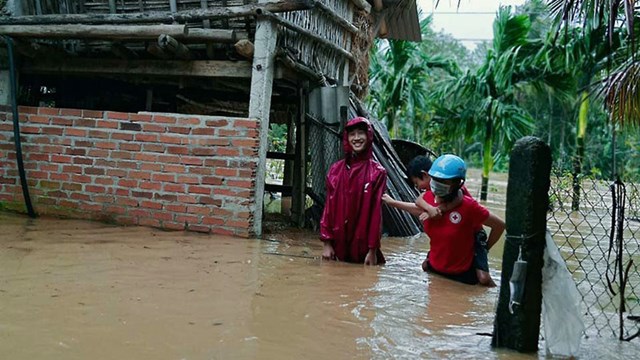 Miền Bắc đón đợt rét đậm, miền Trung nhiều vùng ngập sâu