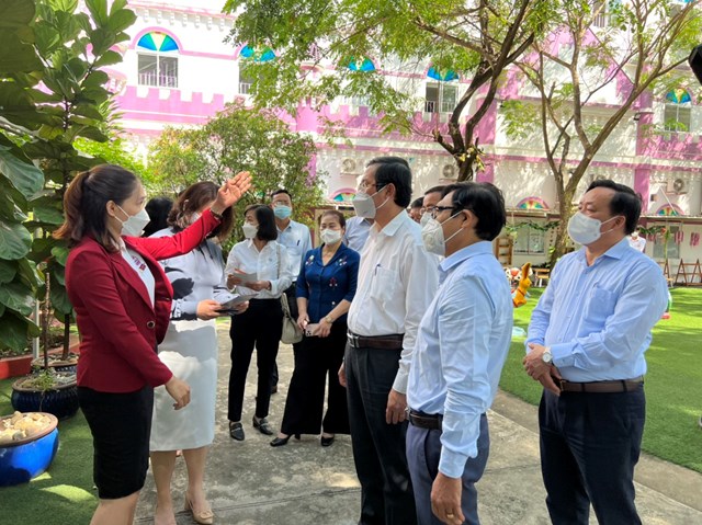 mo-cua-truong-hoc-b236nh-tinh-ung-ph243-voi-dich-benh_4.jpg