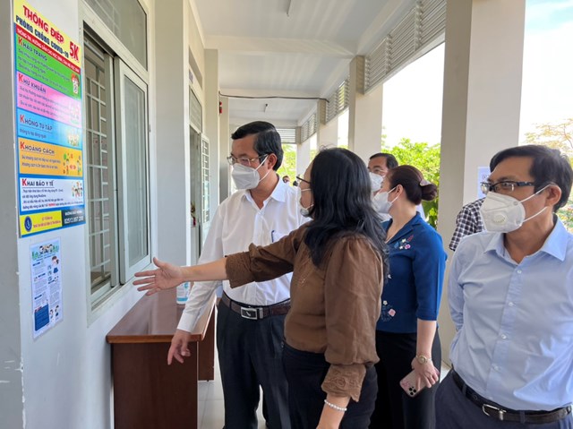 mo-cua-truong-hoc-b236nh-tinh-ung-ph243-voi-dich-benh_5.jpg