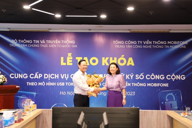 mobifone-ch237nh-thuc-duoc-cap-ph233p-cung-cap-dich-vu-chung-thuc-chu-k253-so-c244ng-cong_1.jpg mobifone-ch237nh-thuc-duoc-cap-ph233p-cung-cap-dich-vu-chung-thuc-chu-k253-so-c244ng-cong_1.jpg