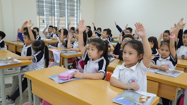Một năm nhìn lại chương trình, sách giáo khoa: Kiên định để về đích
