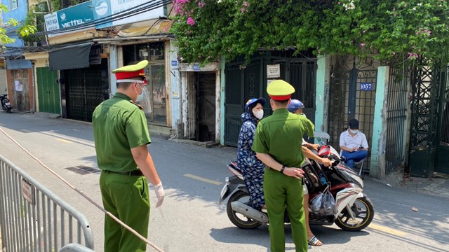Một ngày, Hà Nội phạt hơn 800 trường hợp vi phạm phòng chống dịch