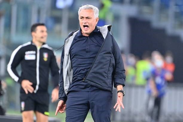 mourinho-noi-gian-v236-hoc-tr242-bi-duoi-ph250t-90_3.jpg mourinho-noi-gian-v236-hoc-tr242-bi-duoi-ph250t-90_3.jpg