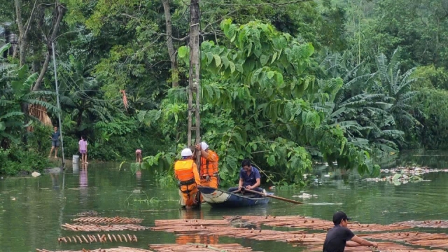 Mưa lũ và sạt lở đất ảnh hưởng đến hệ thống lưới điện ở nhiều tỉnh miền Bắc