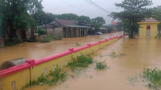 Mưa to trong 24h, hơn 1.300 nhà dân ở Quảng Trị bị ngập nước