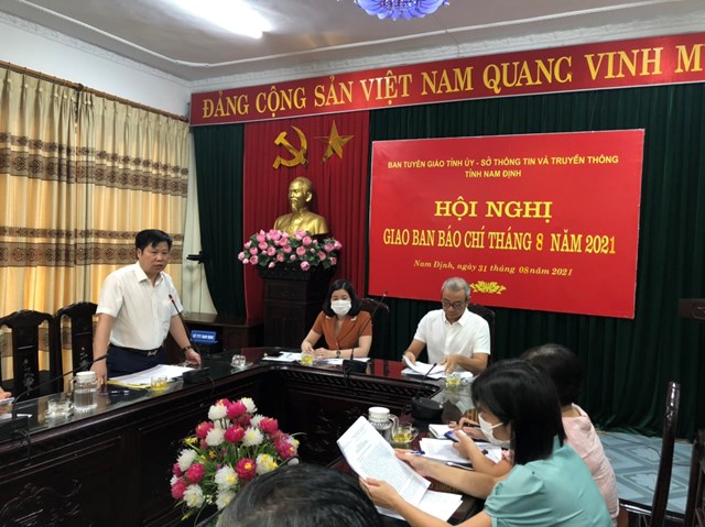 nam-dinh-kh244ng-de-c243-hoc-sinh-n224o-v236-kh243-khan-kh244ng-duoc-den-truong39_1.jpg