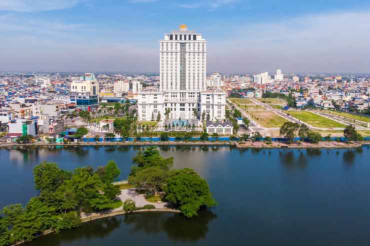 Nam Định trở lại trạng thái bình thường mới, người vào tỉnh không phải trình kết quả xét nghiệm