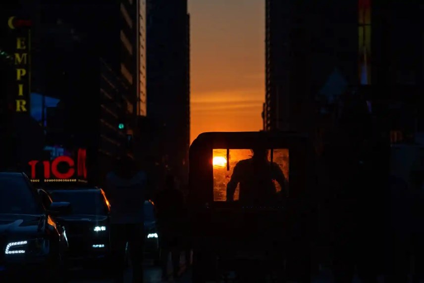 new-york-d243n-ch224o-canh-ho224ng-h244n-ruc-ro-manhattanhenge-dau-ti234n-cua-nam_9.jpg