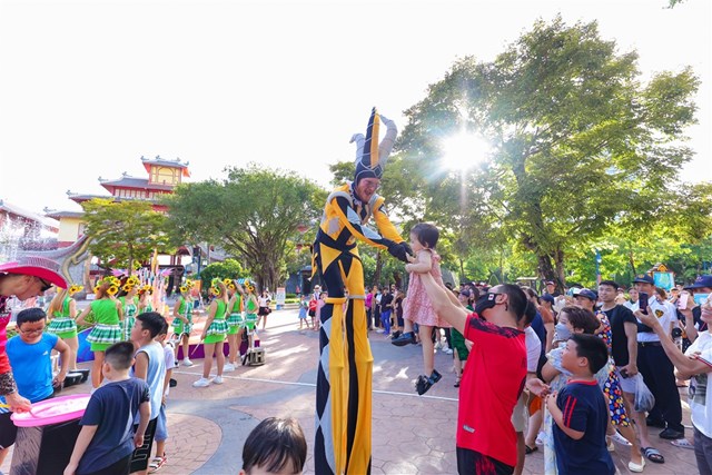 ng224n-trai-nghiem-th250-vi-tu-chuoi-su-kien-van-h243a-le-hoi-tai-sun-world-ha-long_5.jpg