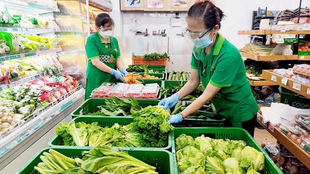 Ngành bán lẻ ‘bung hàng’ đón khách