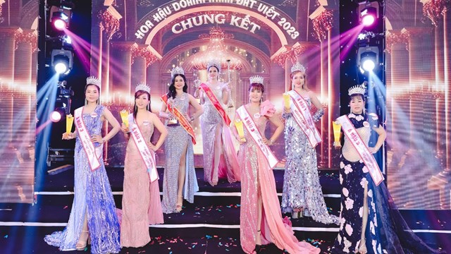 Ngô Thị Loan đăng quang Hoa hậu Doanh nhân Đất Việt 2023