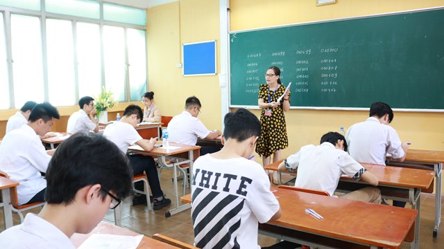 ‘Ngăn cản’ học sinh yếu, kém không thi vào 10: Ngành giáo dục phủ nhận là xong?