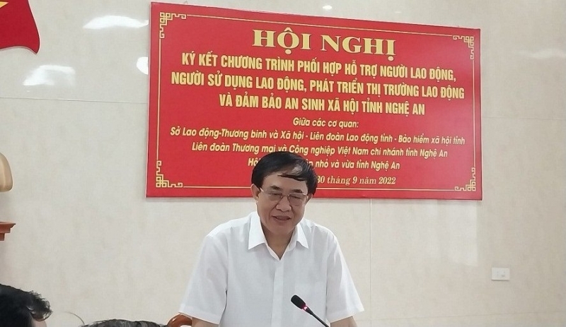 Ông Đoàn Hồng Vũ, Giám đốc sở LĐ-TB&XH Nghệ An, phát biểu tại hội nghị.