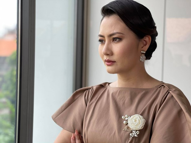 ngoc-lan-stress-voi-vai-diem-39da-nh226n-c225ch39-trong-39mat-na-guong39_3.jpg ngoc-lan-stress-voi-vai-diem-39da-nh226n-c225ch39-trong-39mat-na-guong39_3.jpg