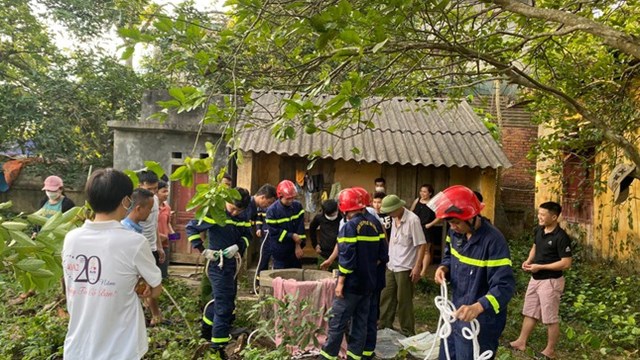 Người đàn ông mắc kẹt dưới giếng trong nhiều ngày