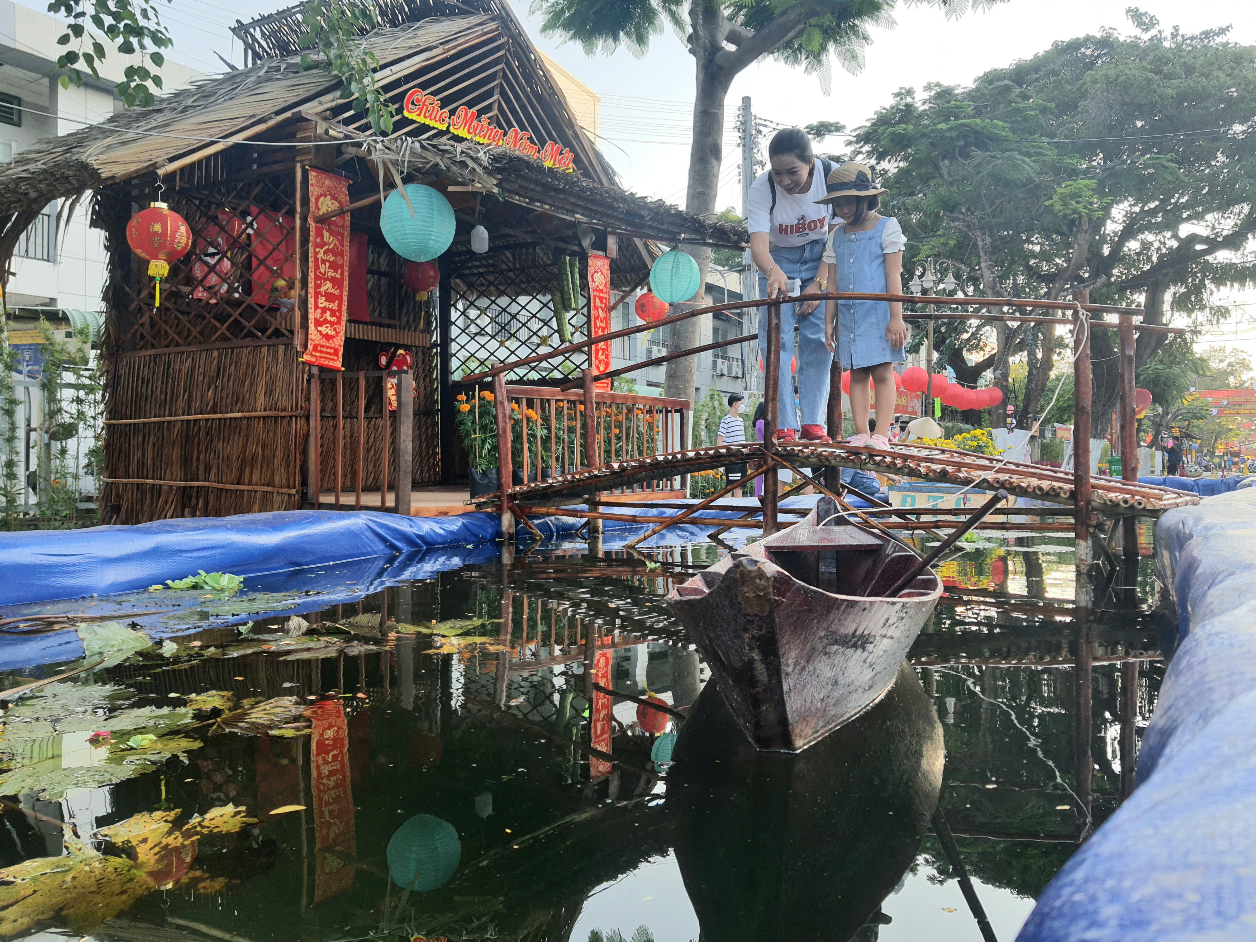 nguoi-d226n-bac-li234u-n244-nuc-di-check-in-duong-hoa-xu226n-nh226m-dan-2022-day-tho-mong_2.jpg nguoi-d226n-bac-li234u-n244-nuc-di-check-in-duong-hoa-xu226n-nh226m-dan-2022-day-tho-mong_2.jpg