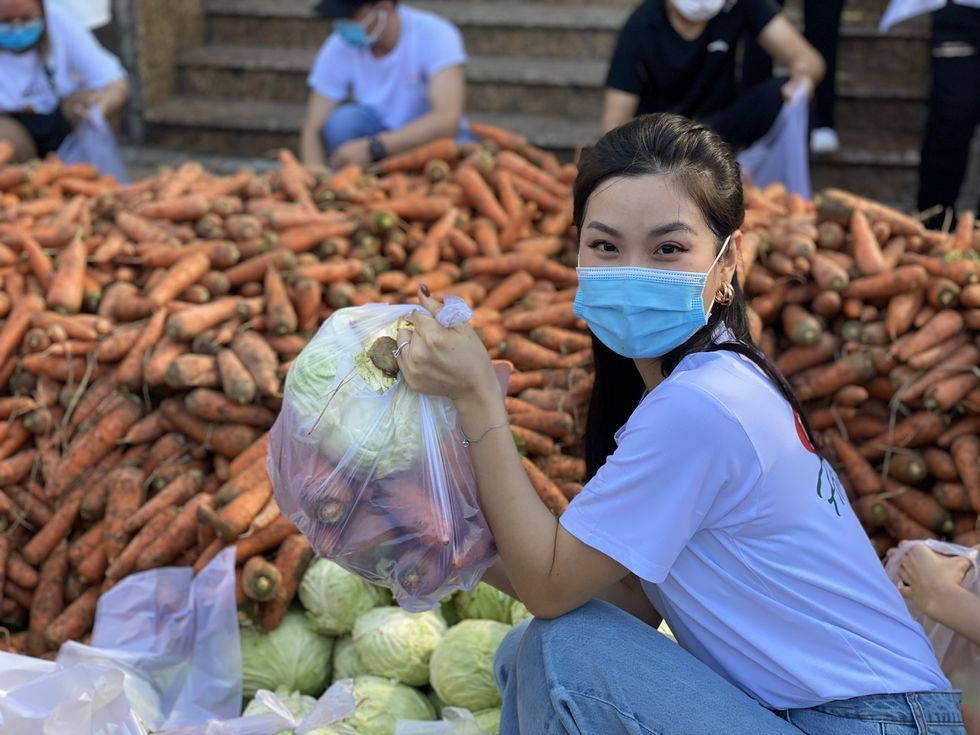 Người đẹp Hoa hậu Việt Nam chung tay 'giải cứu' 5 tấn nông sản Hải Dương - ảnh 2